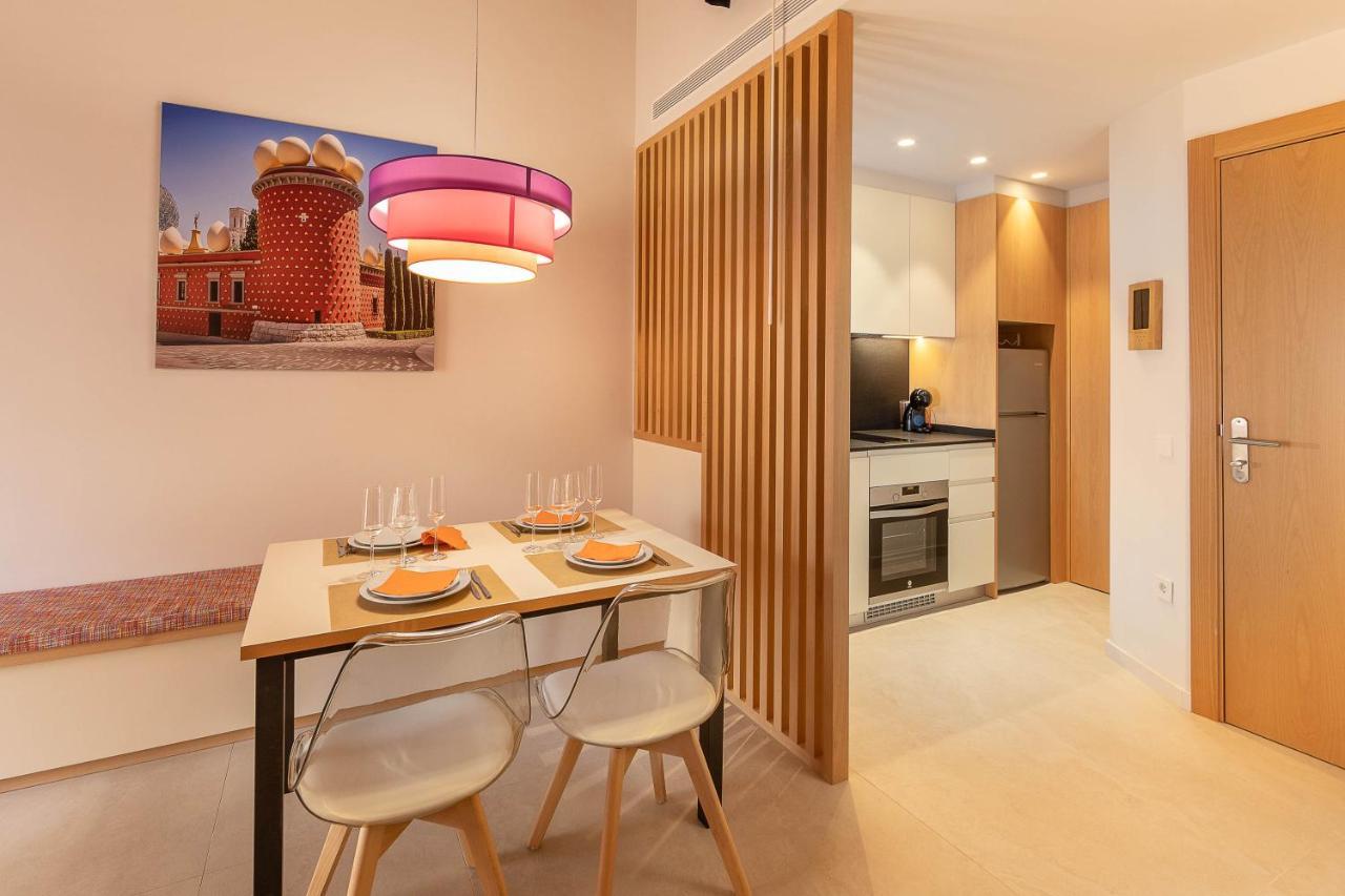C&C Apartments Фигерас Экстерьер фото