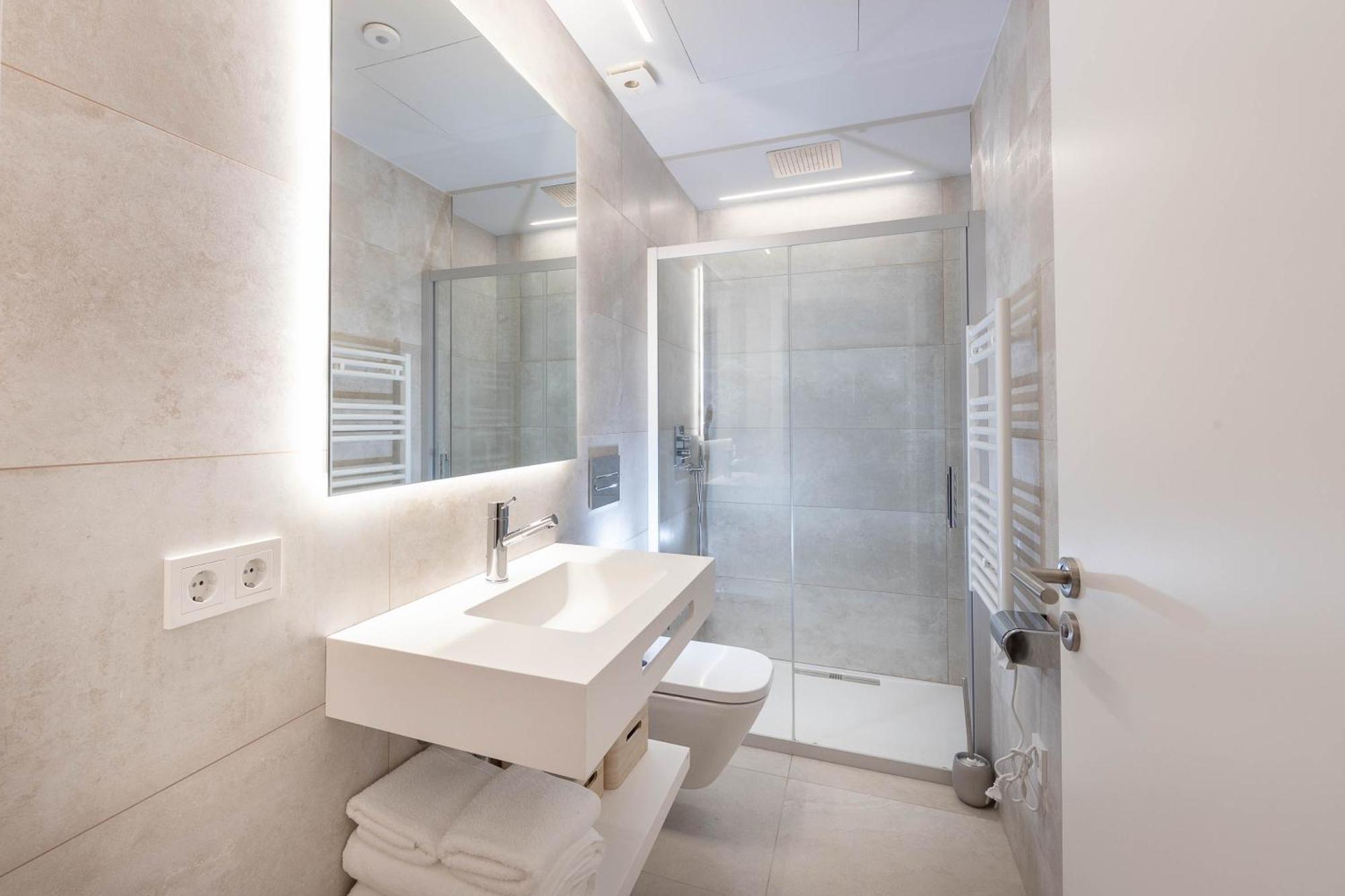 C&C Apartments Фигерас Экстерьер фото