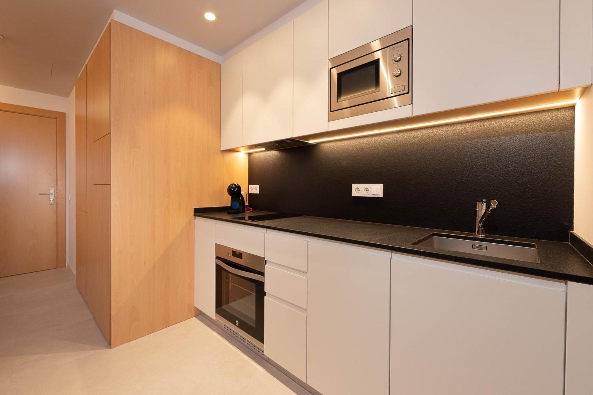 C&C Apartments Фигерас Экстерьер фото