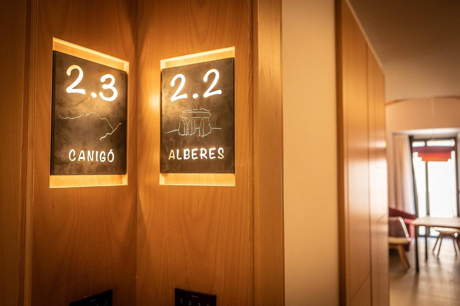 C&C Apartments Фигерас Экстерьер фото