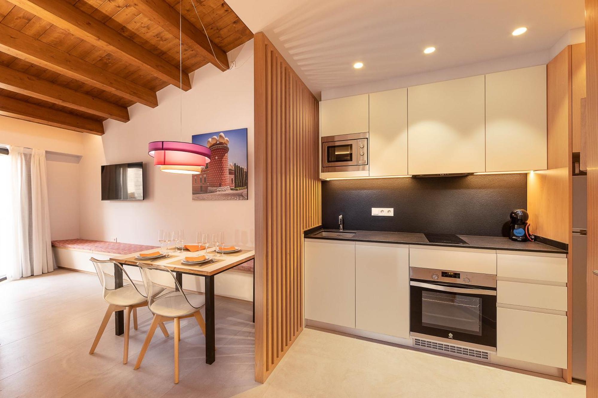 C&C Apartments Фигерас Экстерьер фото