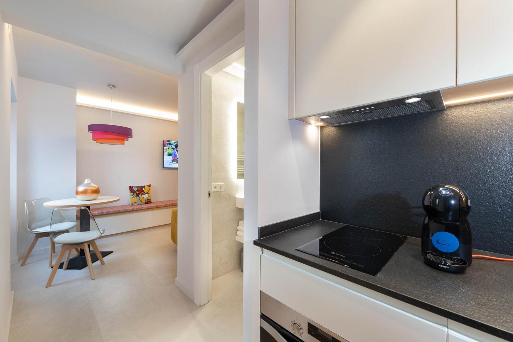 C&C Apartments Фигерас Экстерьер фото