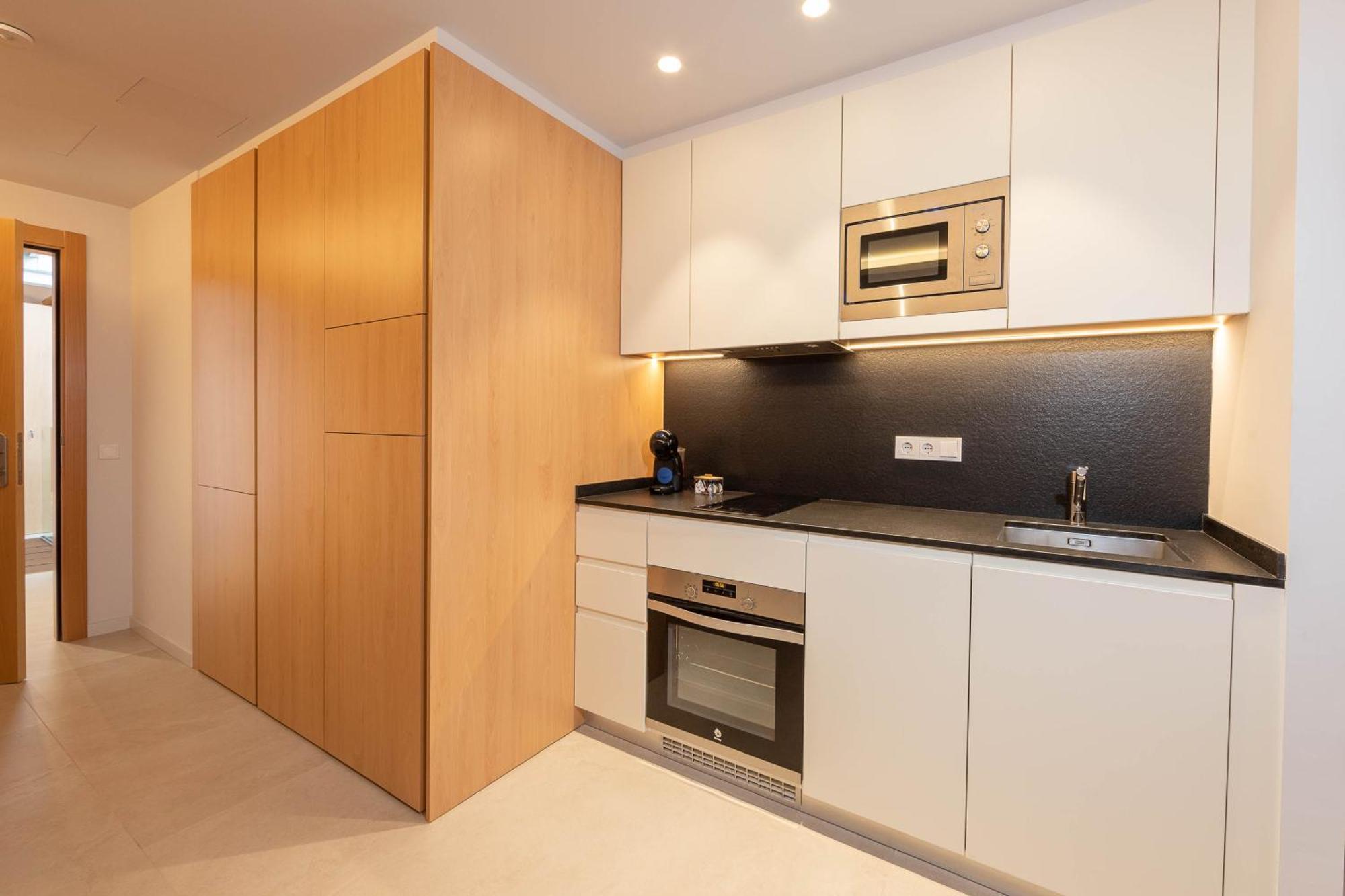 C&C Apartments Фигерас Экстерьер фото