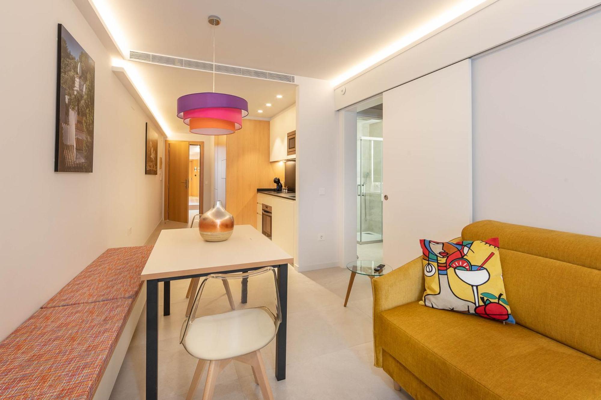 C&C Apartments Фигерас Экстерьер фото