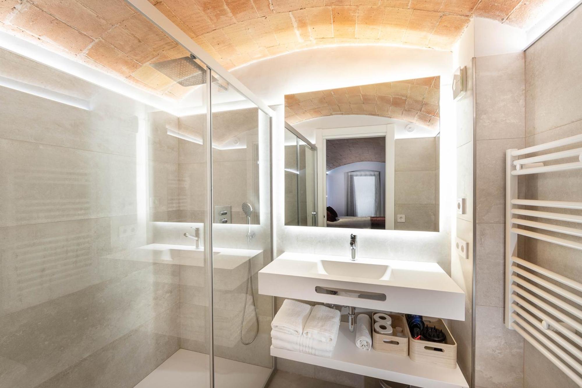 C&C Apartments Фигерас Экстерьер фото